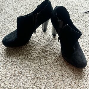 White Mountain Suede Leather Bootie | 8